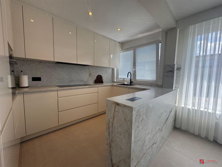 Foto 10 : Bel-etage te 2660 HOBOKEN (België) - Prijs &euro; 450.000