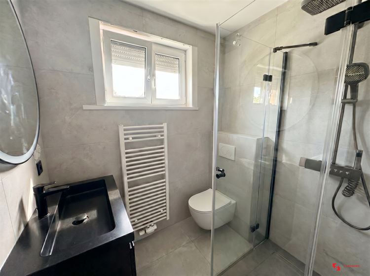 Foto 21 : Bel-etage te 2660 HOBOKEN (België) - Prijs &euro; 450.000