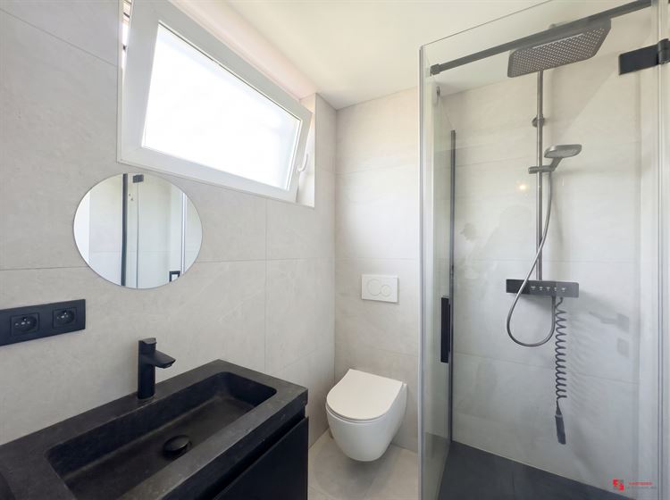 Foto 8 : Bel-etage te 2660 HOBOKEN (België) - Prijs &euro; 450.000