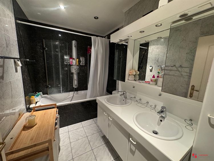 Foto 10 : Appartement te 2100 DEURNE (België) - Prijs &euro; 350.000