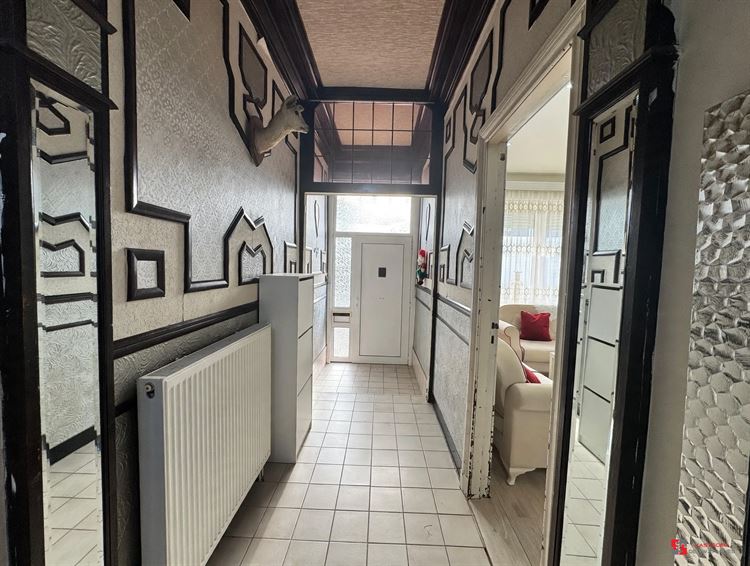 Foto 2 : Eigendom met karakter te 2070 ZWIJNDRECHT (België) - Prijs &euro; 445.000