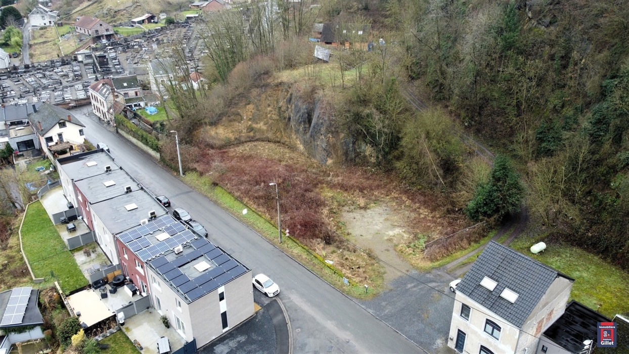 Terrain avec permis octroyé pour 15 appartements