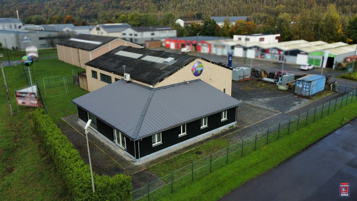 hall industriel avec parking - belle visibilité