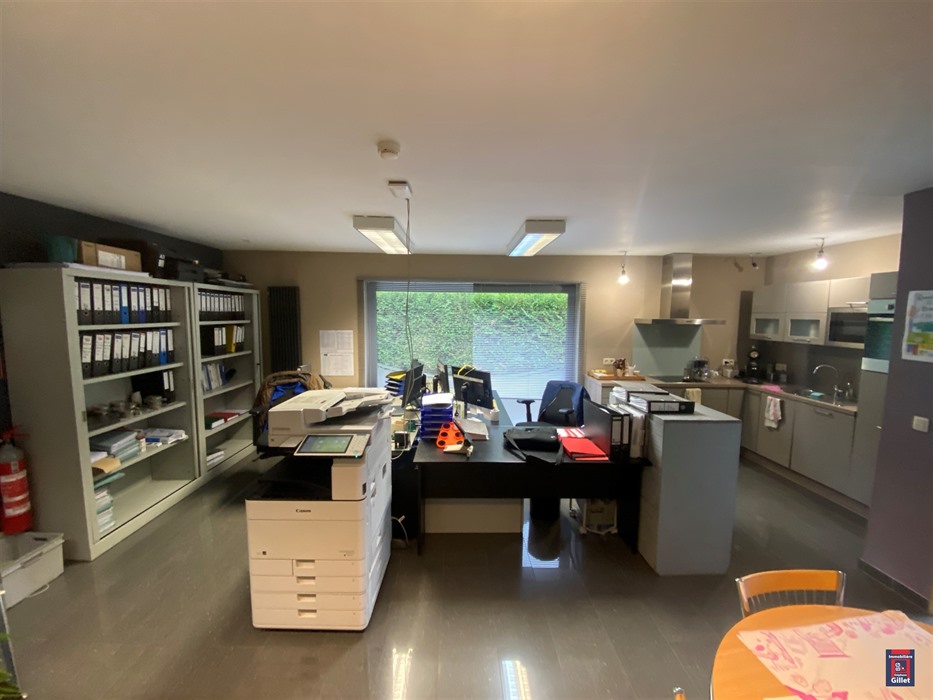 hall industriel avec parking - belle visibilité