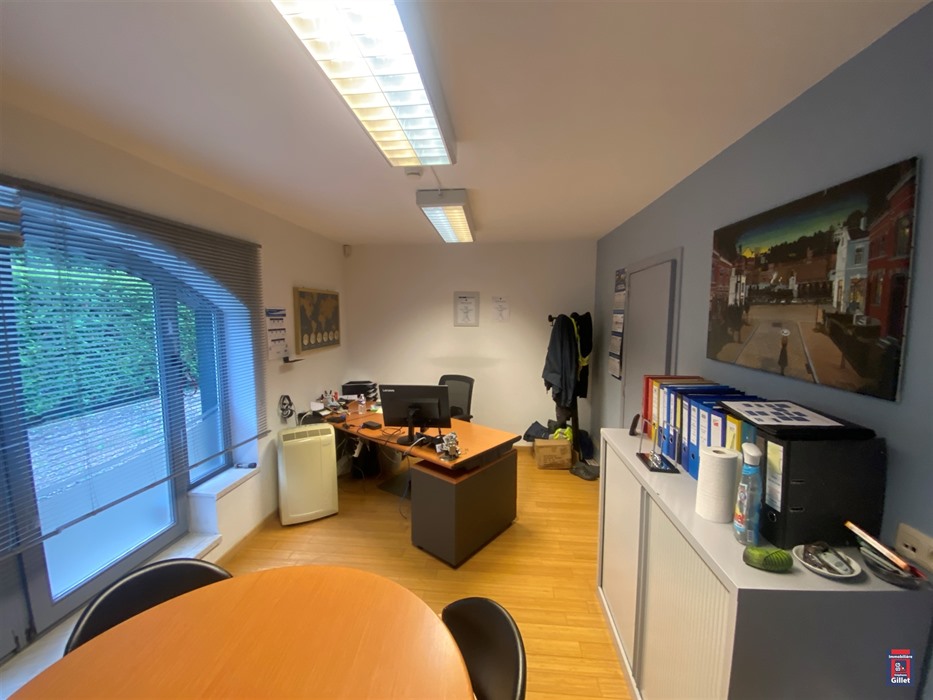 hall industriel avec parking - belle visibilité