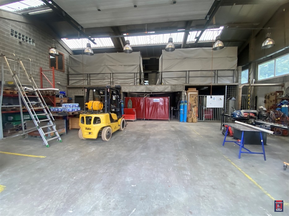 hall industriel avec parking - belle visibilité