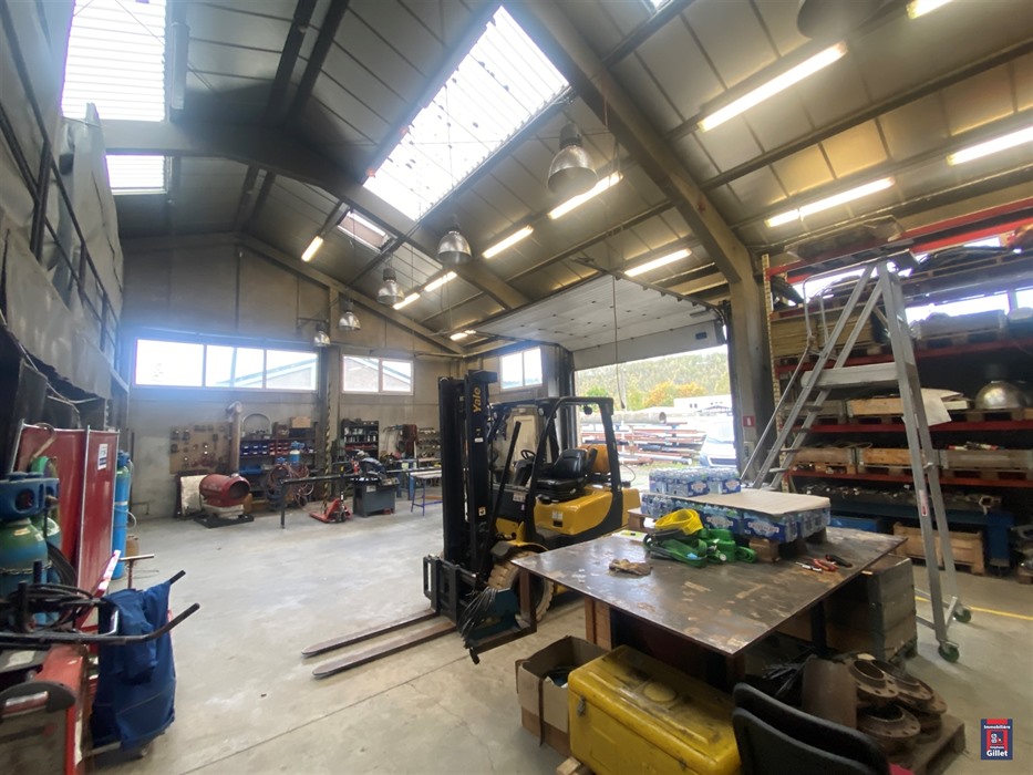 hall industriel avec parking - belle visibilité