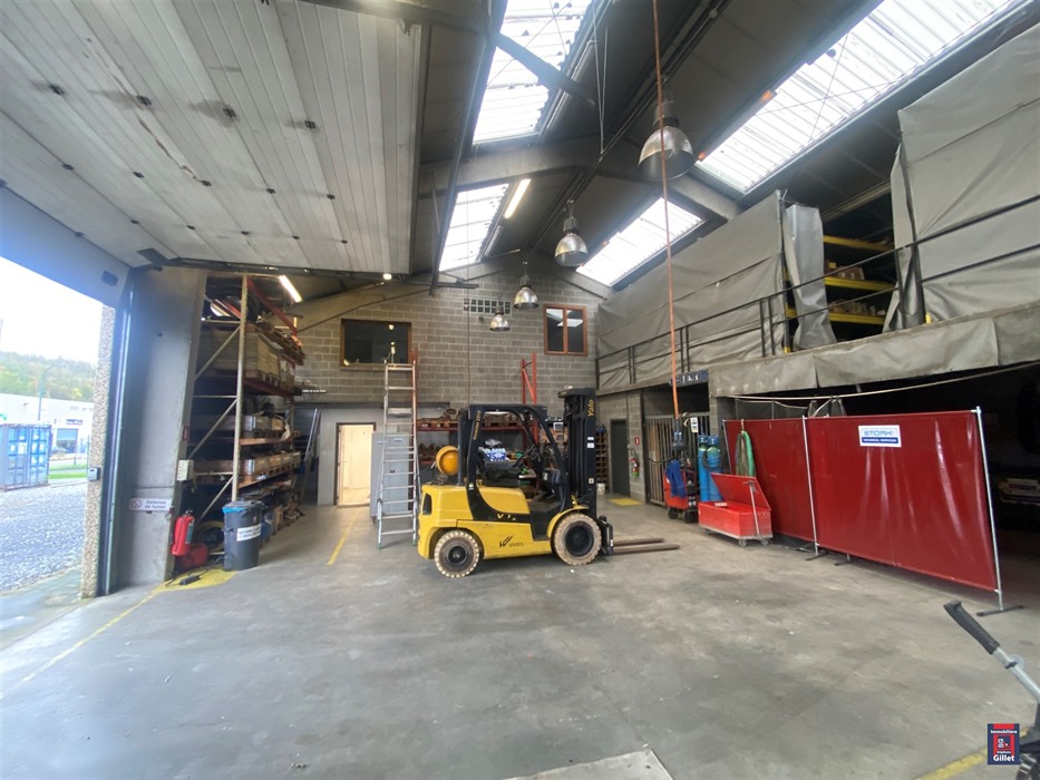 hall industriel avec parking - belle visibilité