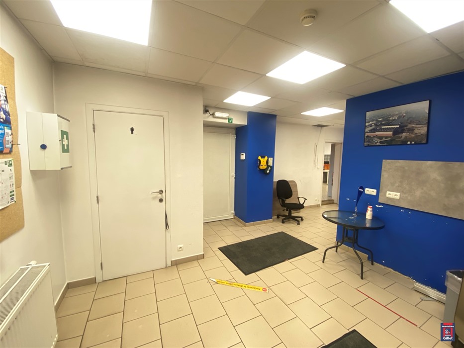 hall industriel avec parking - belle visibilité