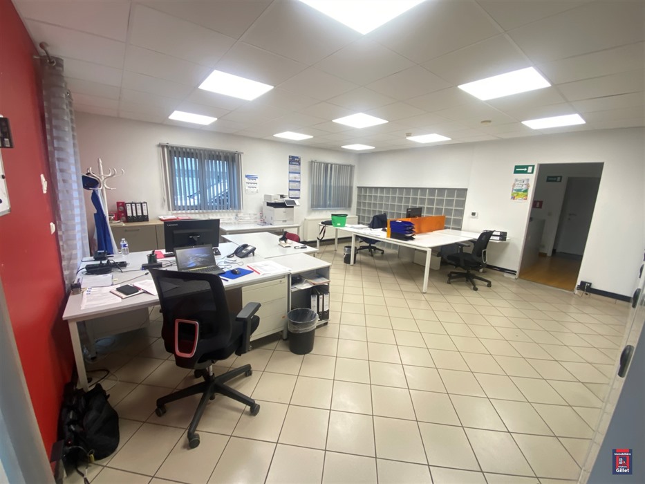 hall industriel avec parking - belle visibilité