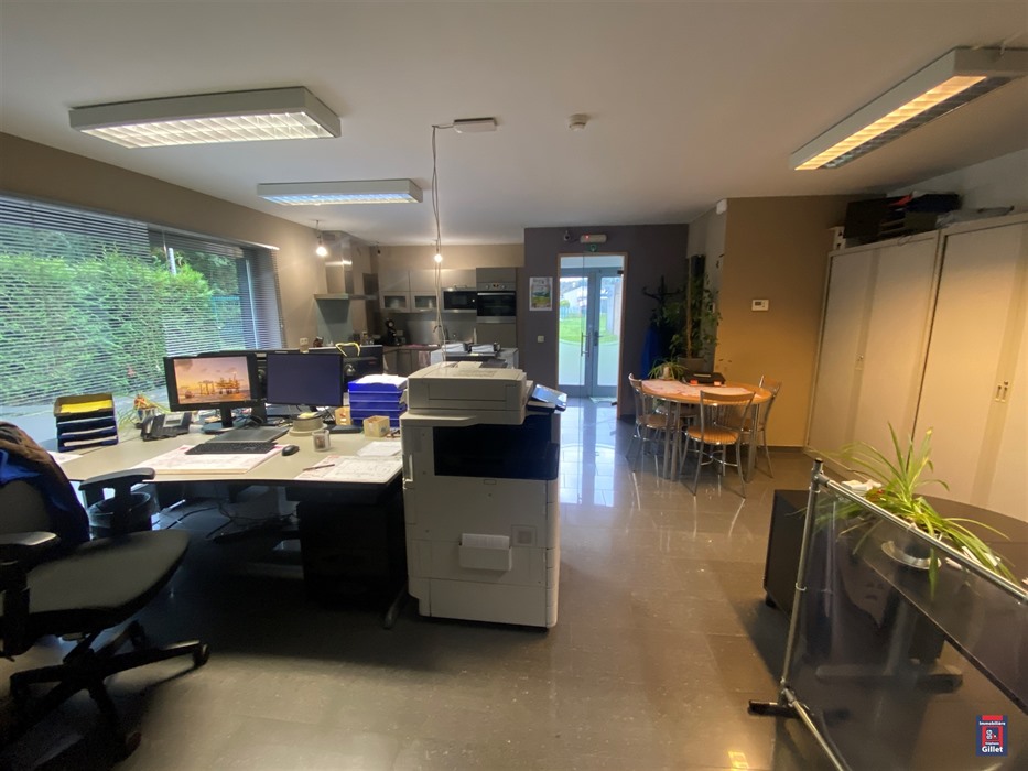 hall industriel avec parking - belle visibilité