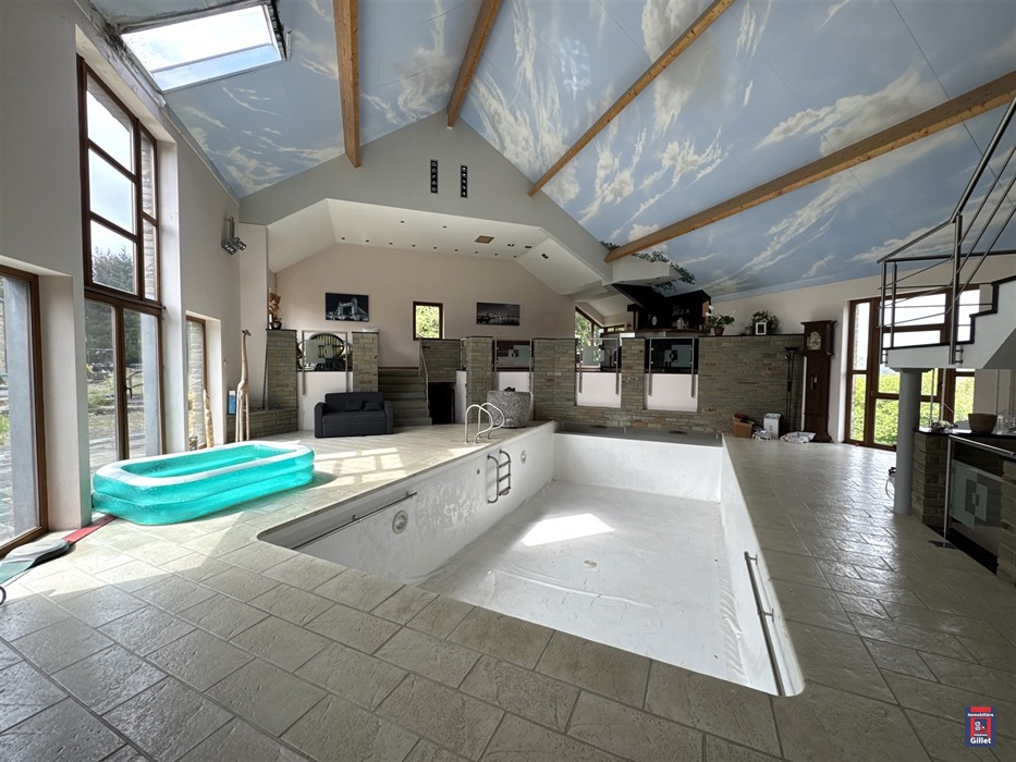 Étonnante maison 4 chambres avec piscine intérieure