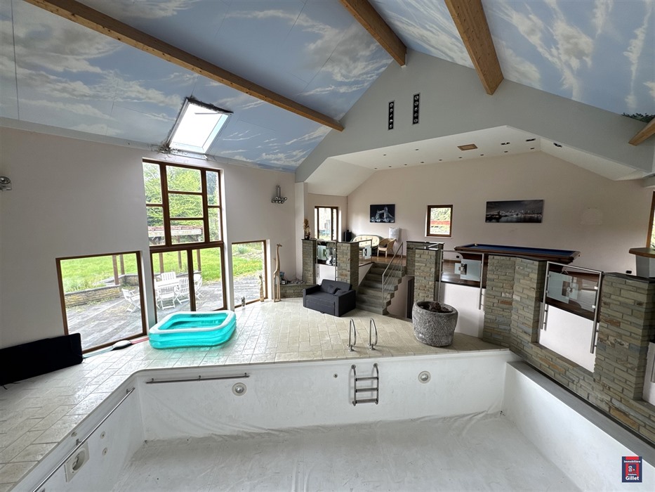 Étonnante maison 4 chambres avec piscine intérieure
