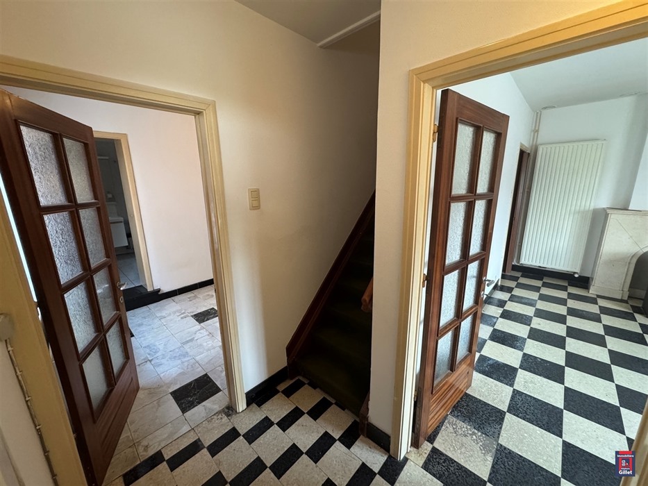 Maison 4 ch avec garages et jardin 