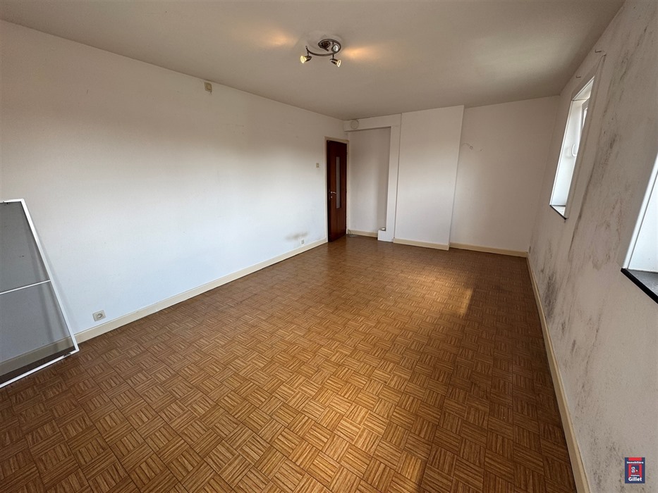 Maison 4 ch avec garages et jardin 