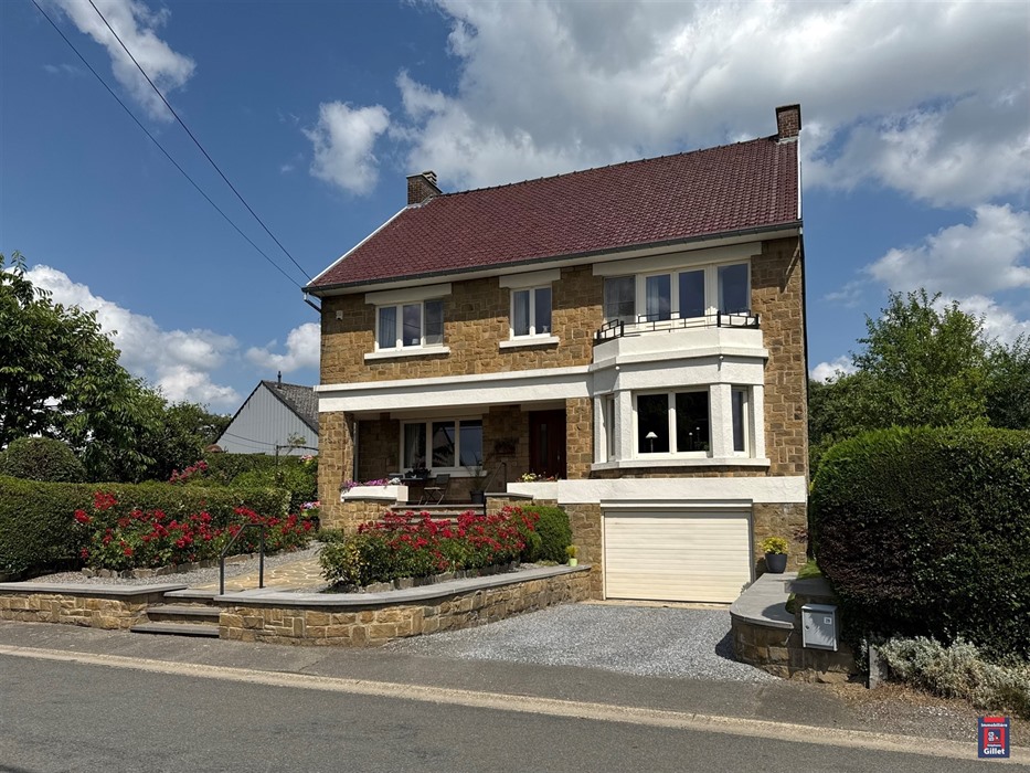 Magnifique maison en pierre au centre du village