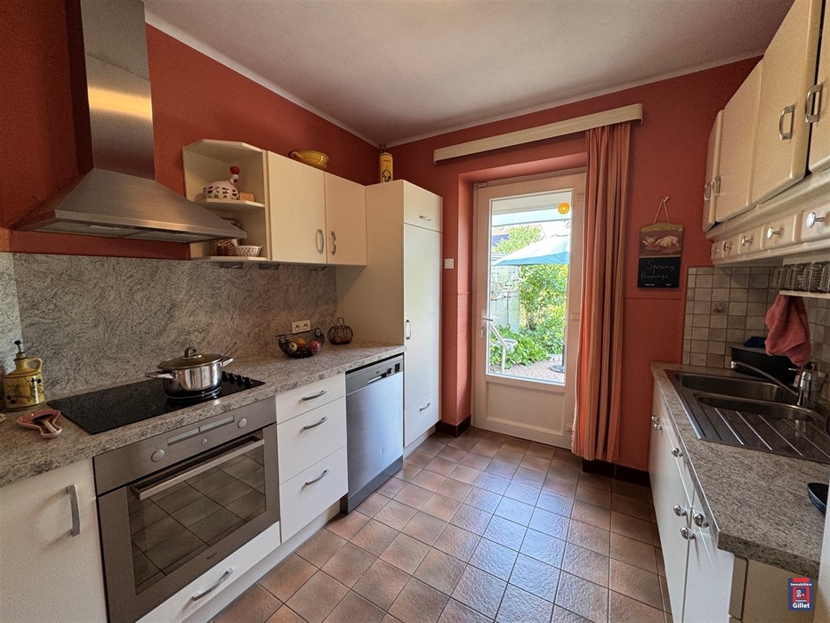 Magnifique maison en pierre au centre du village