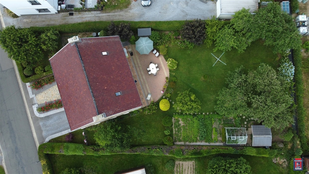 Magnifique maison en pierre au centre du village