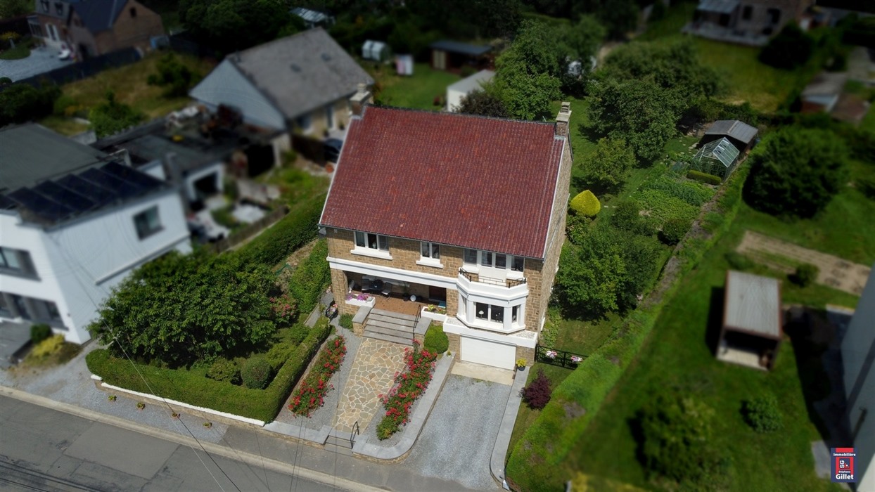 Magnifique maison en pierre au centre du village