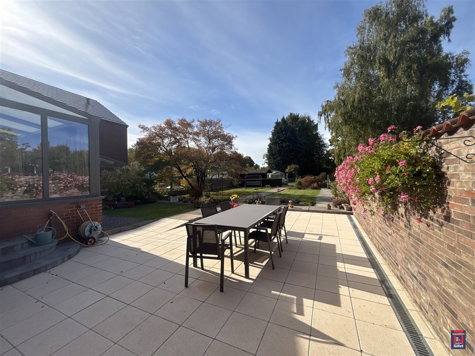 Spacieuse maison villageoise sur magnifique parcelle de 20 ares
