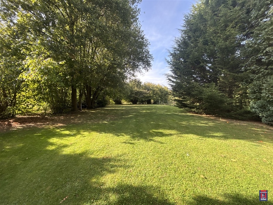 Spacieuse maison villageoise sur magnifique parcelle de 20 ares