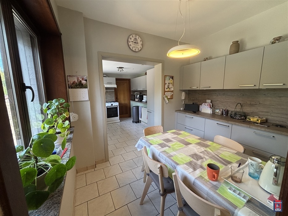 Spacieuse maison villageoise sur magnifique parcelle de 20 ares