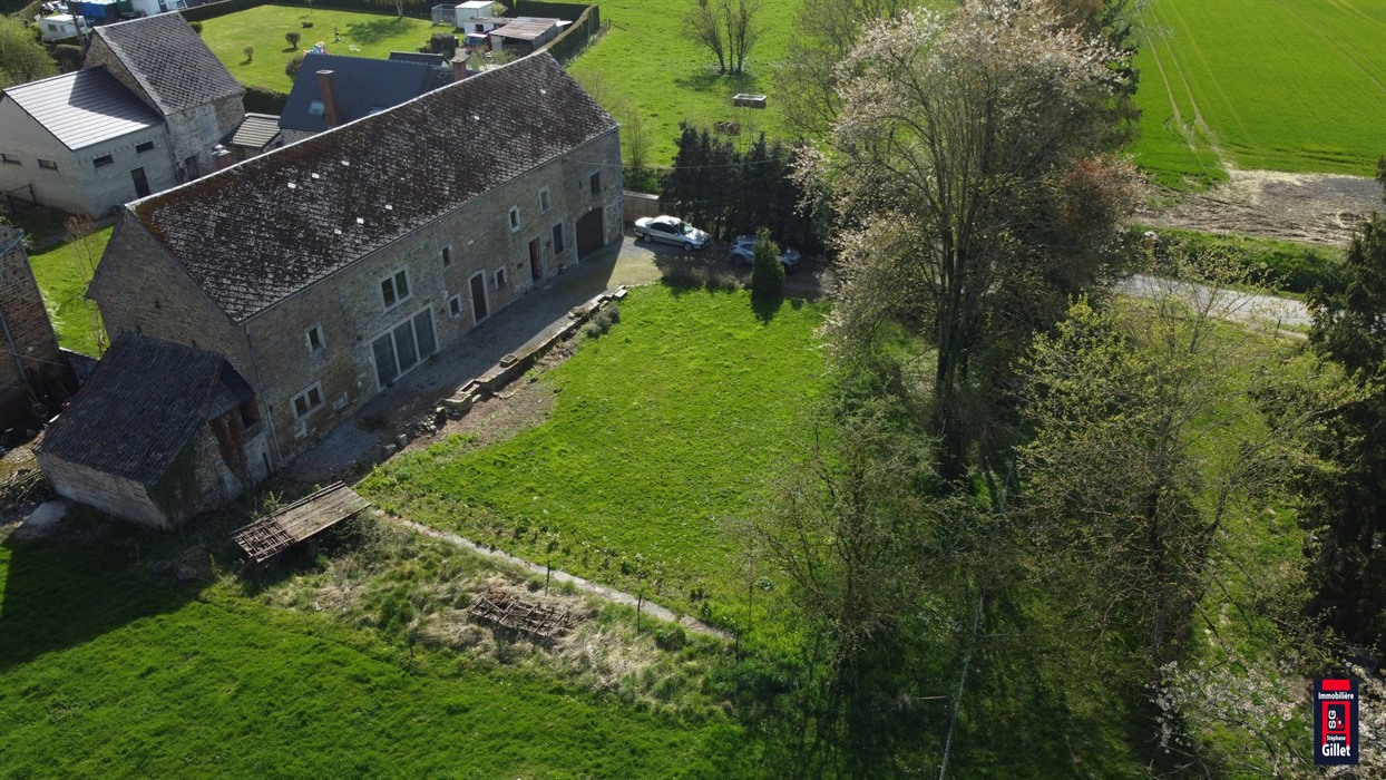 Charmante partie de ferme, pleine de caractère