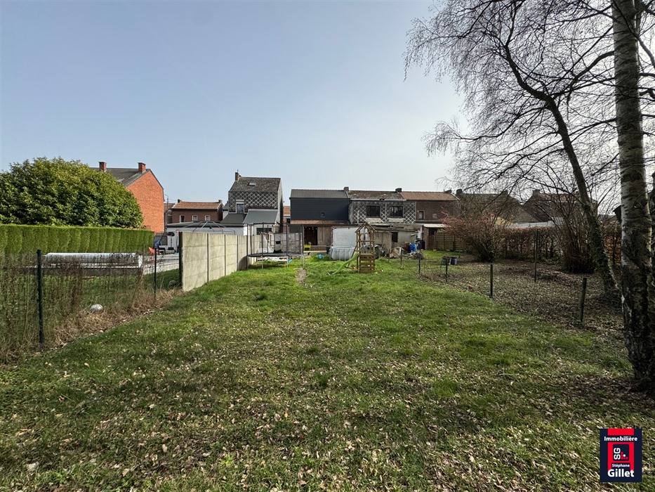 Agréable maison de ville sur terrain de 4 ares