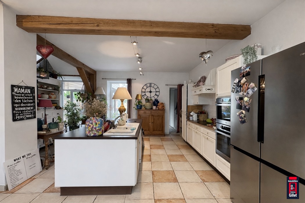 Spacieuse maison de village avec parkings et 6 chambres