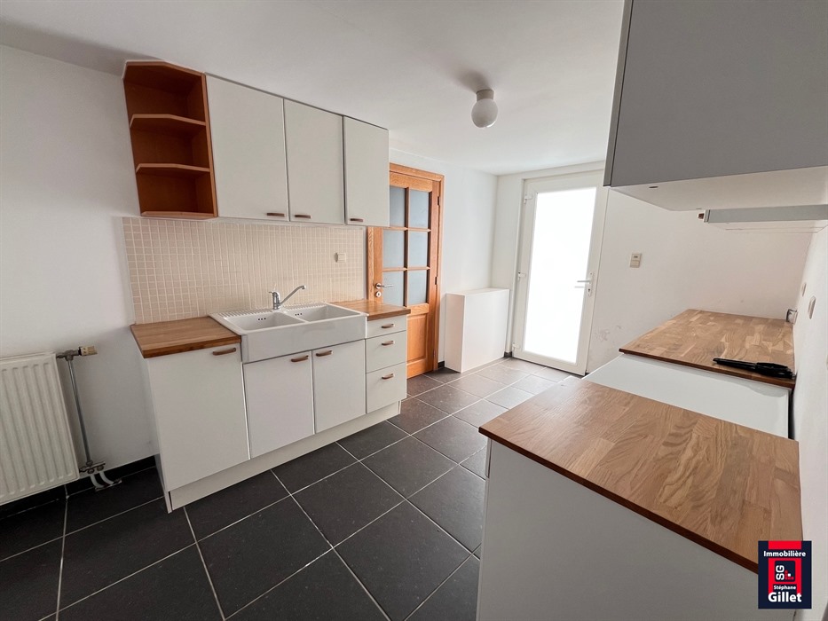 Charmante maison avec entrée secondaire pour prof. libérale