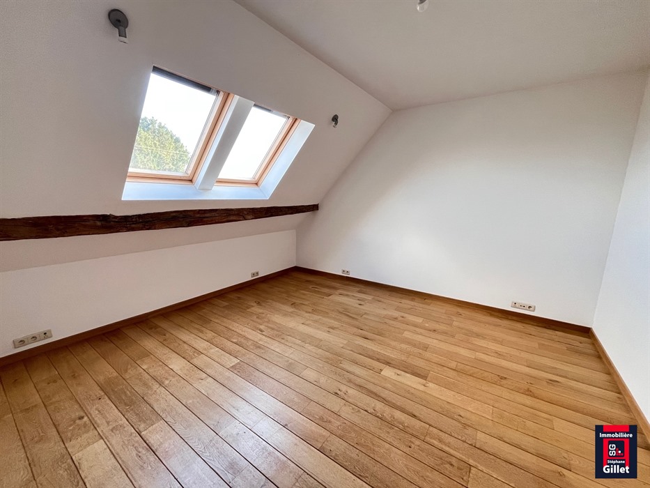 Charmante maison avec entrée secondaire pour prof. libérale