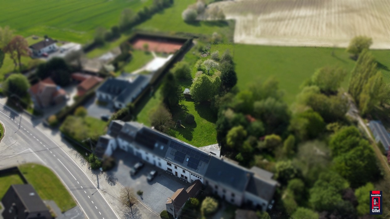 Charmante maison avec entrée secondaire pour prof. libérale