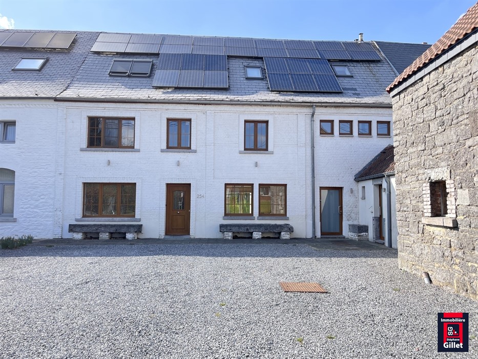 Charmante maison avec entrée secondaire pour prof. libérale