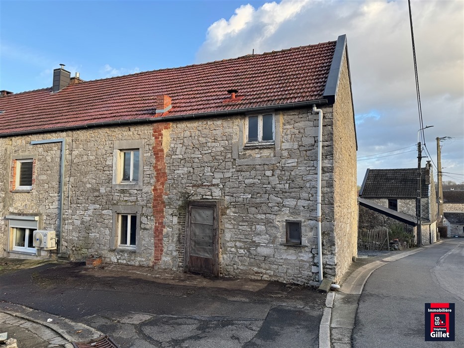 Maison en pierre au beau potentiel d’aménagement