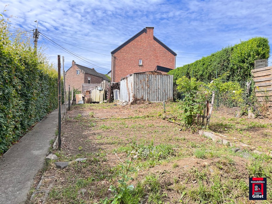 Maison en pierre au beau potentiel d’aménagement