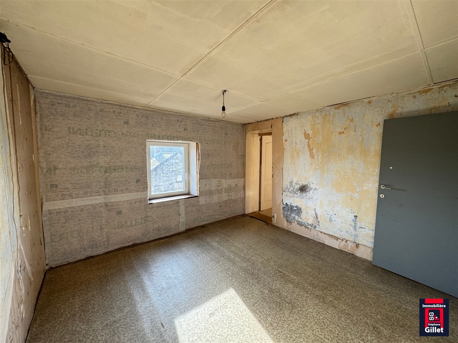 Maison en pierre au beau potentiel d’aménagement