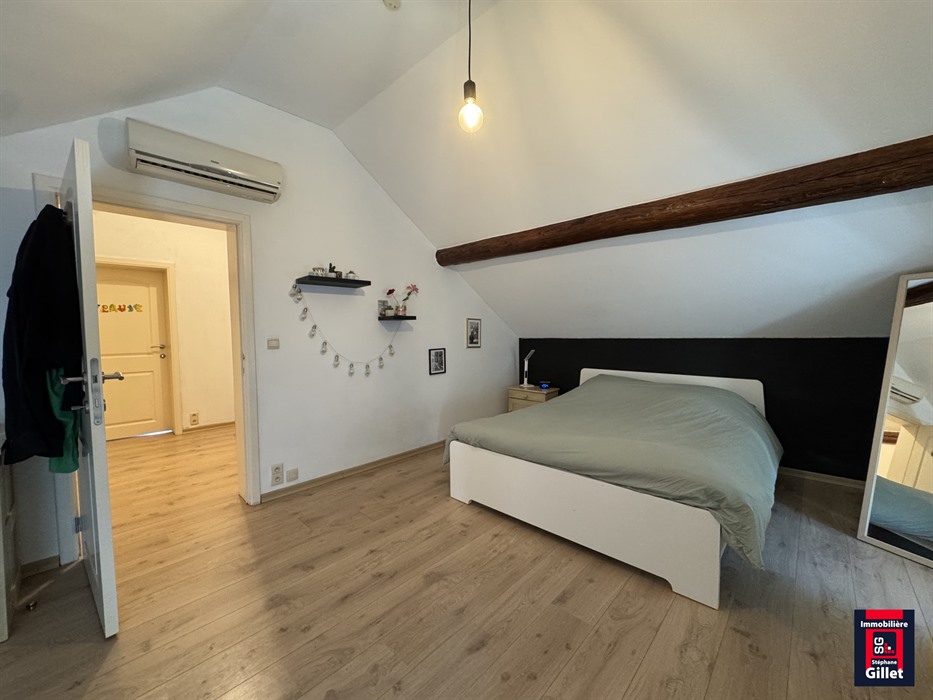 Maison familiale avec beau jardin et piscine