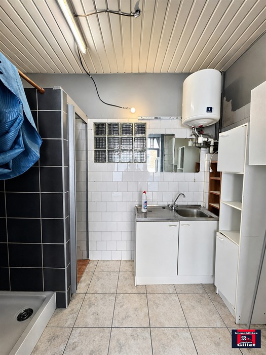 Espace commercial / bureau / stockage d’environ 20 m²
