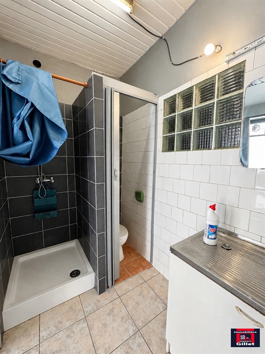 Espace commercial / bureau / stockage d’environ 20 m²