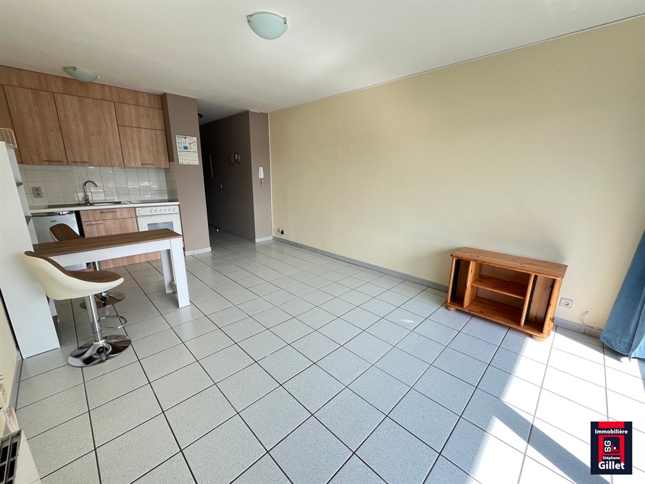 Studio idéalement situé à deux pas du centre-ville et de ses commodités