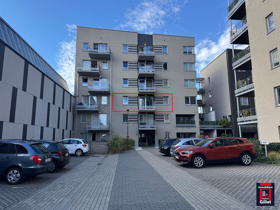 Appartement 1 chambre avec pkg et cave, proche des commerces