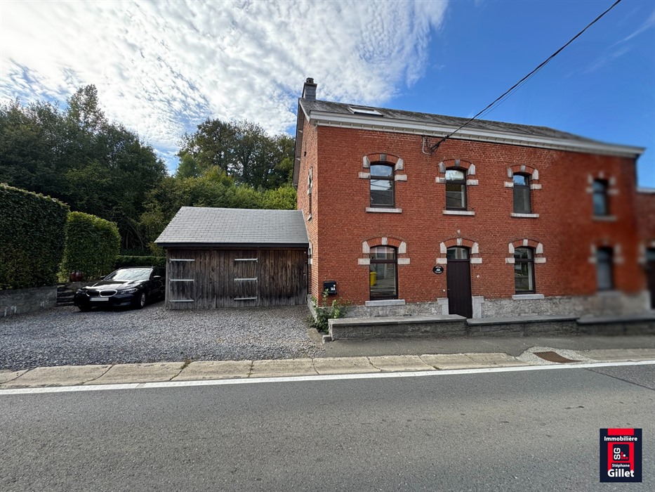 Maison villageoise pleine de charme avec terrain batissable attenant