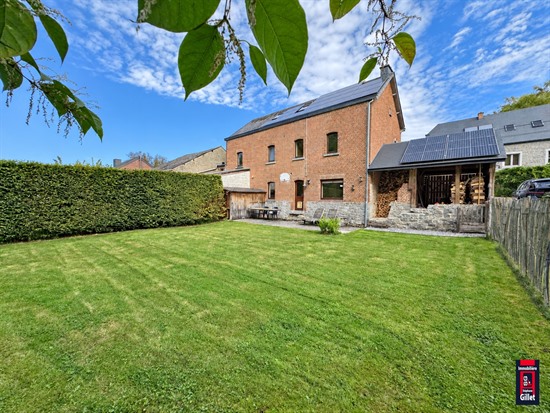 Maison villageoise pleine de charme avec terrain batissable attenant