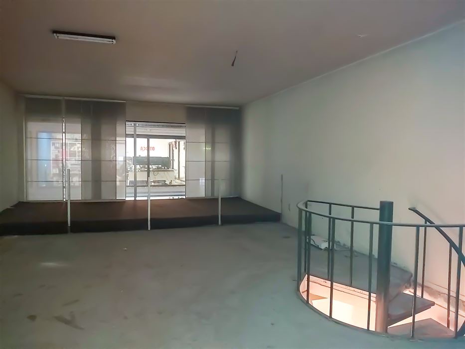 2 aaangrenzende winkelruimtes in Maasland Shopping Maasmechelen!