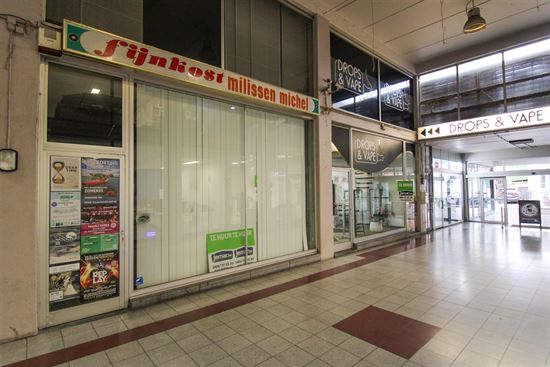 2 aaangrenzende winkelruimtes in Maasland Shopping Maasmechelen!