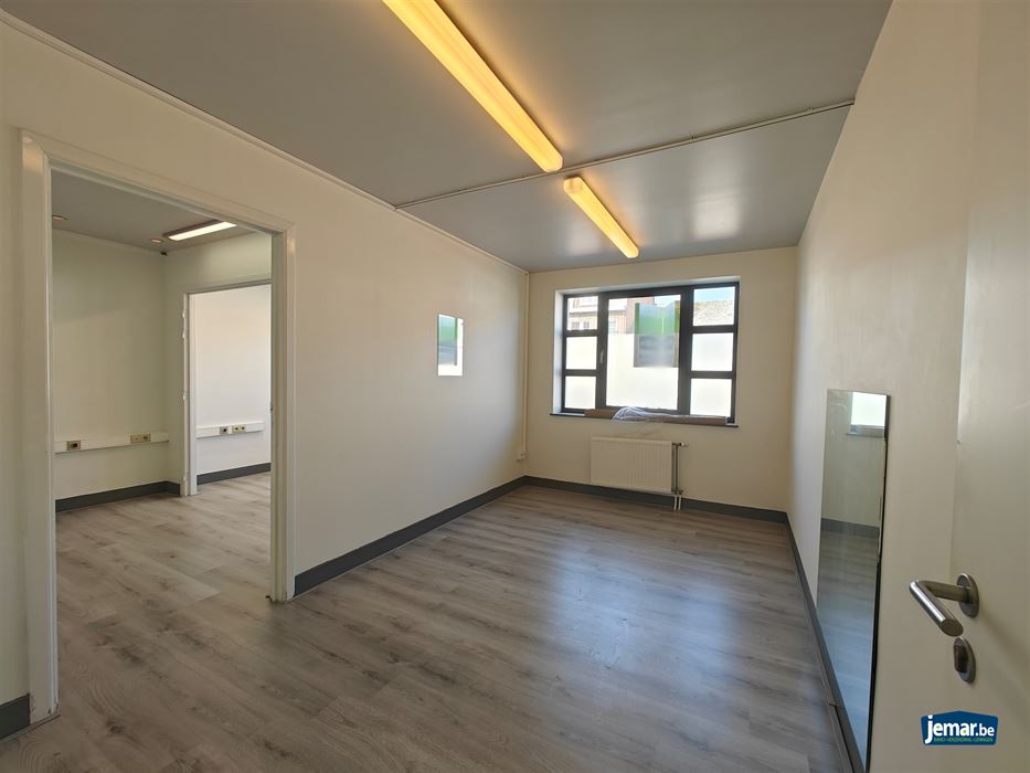 AANDELENOVERDRACHT: Handelspand met appartement