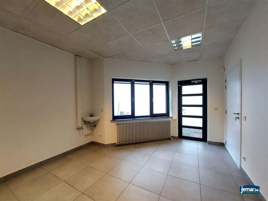 AANDELENOVERDRACHT: Handelspand met appartement