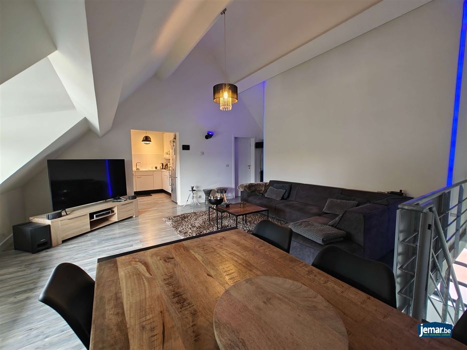 AANDELENOVERDRACHT: Handelspand met appartement