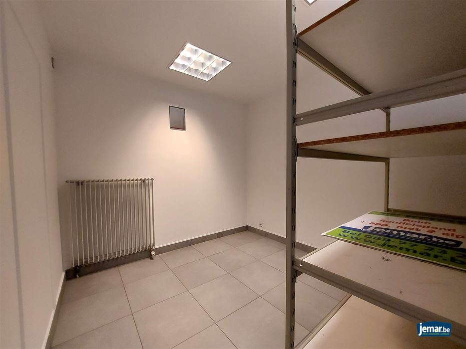 AANDELENOVERDRACHT: Handelspand met appartement