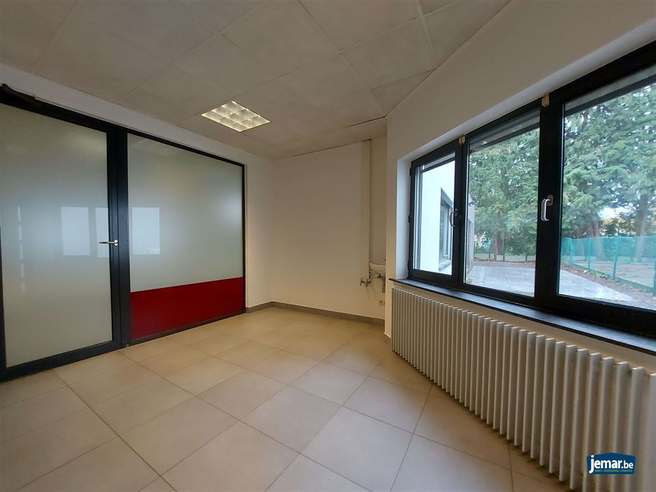 AANDELENOVERDRACHT: Handelspand met appartement